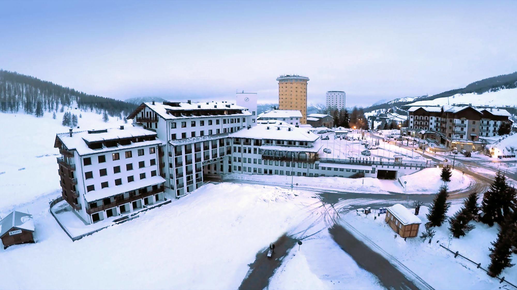 Grand Hotel Duchi D'Aosta Colle Colle Sestriere Exterior photo