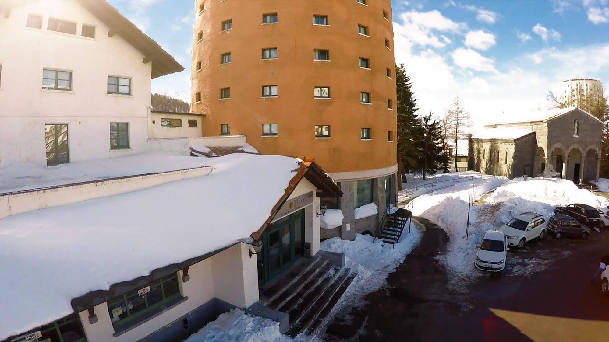 Grand Hotel Duchi D'Aosta Colle Colle Sestriere Exterior photo