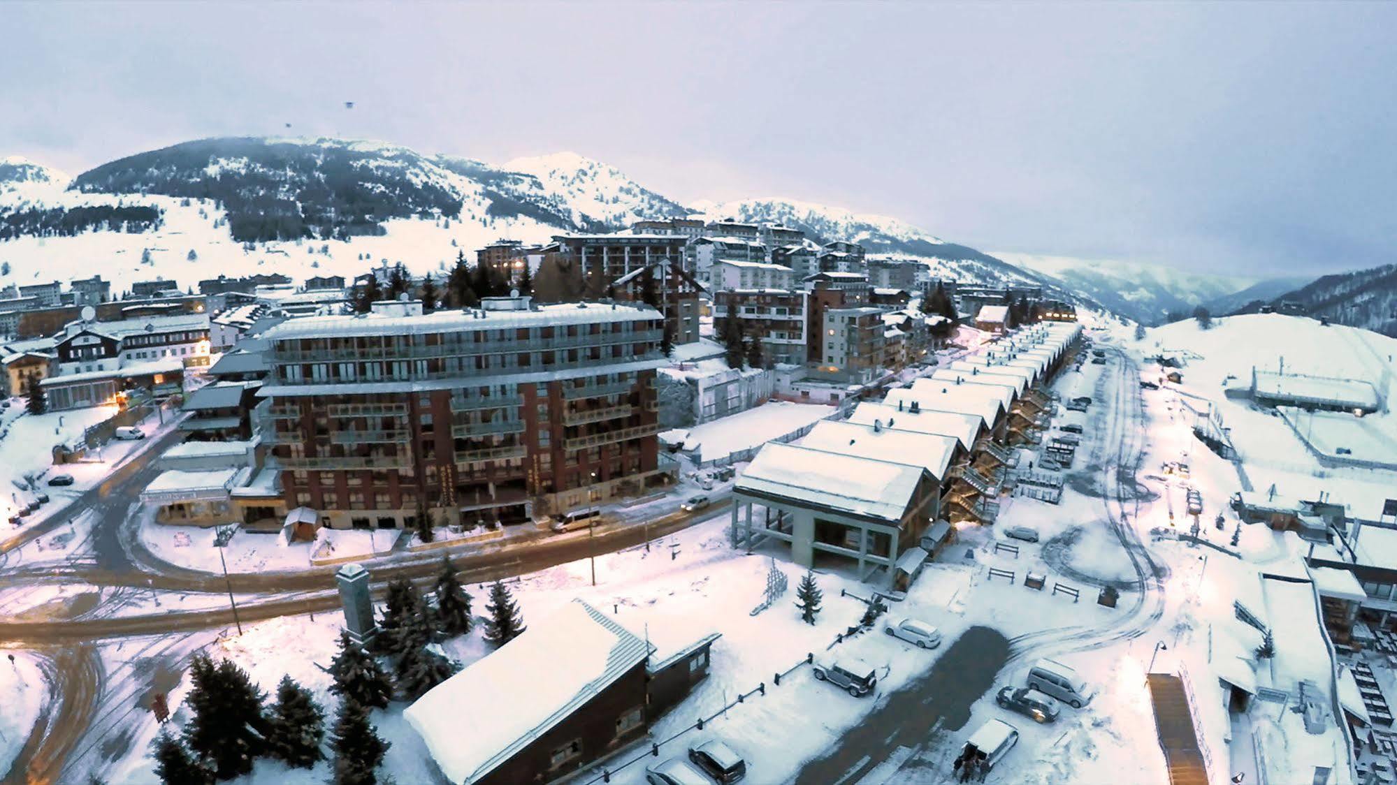 Grand Hotel Duchi D'Aosta Colle Colle Sestriere Exterior photo